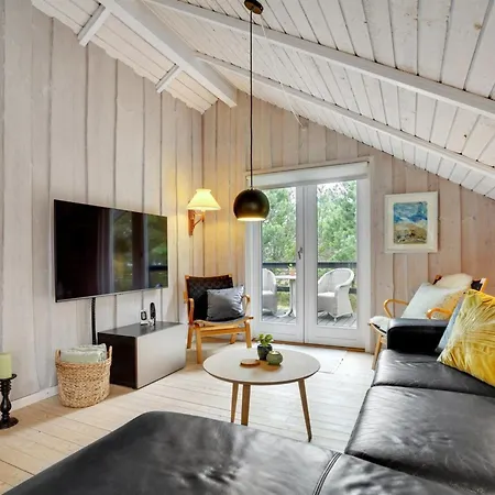 Rumena - 800m From The Sea By Interhome *